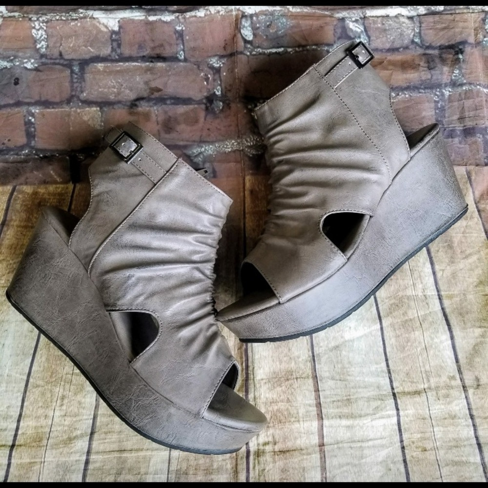 Pierre wedge